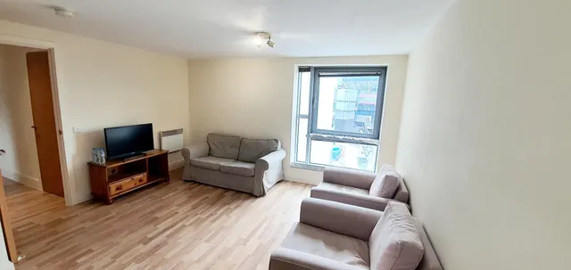 Golate Court Cardiff, CF10, photo 3