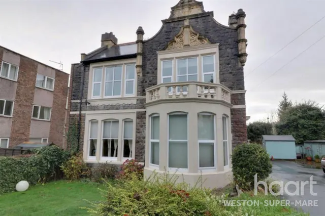 Grove Park Road, BS23, photo 1