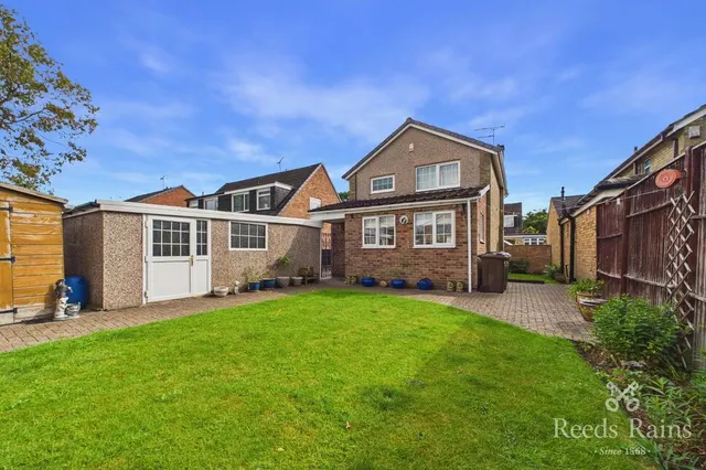 Photo 2 — Devonshire Drive, North Anston, South Yorkshire, S25