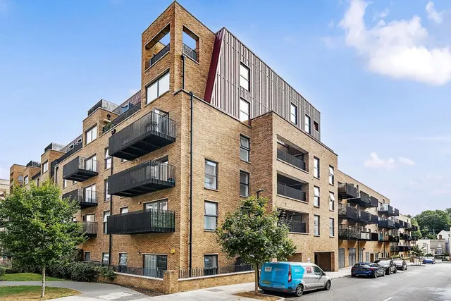 Rolfe Terrace, London, SE18, photo 1