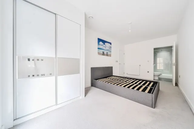 Photo 2 — Rolfe Terrace, London, SE18
