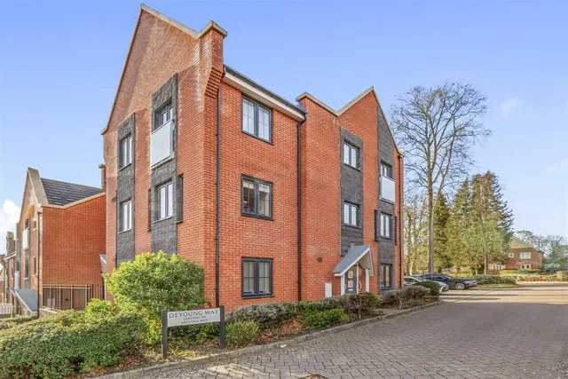 Deyoung Way, High Wycombe, HP11, photo 1
