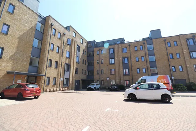 Motte Lane, Ebbsfleet Valley, DA10, photo 1