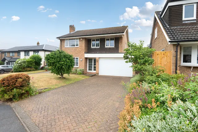 Lambourn Gardens, Harpenden, AL5, photo 1