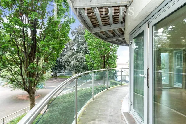 Park Heights, Constitution Hill, GU22, photo 1