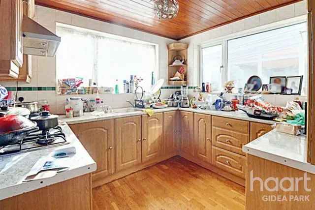 Heath Park Road, Romford, RM2, photo 3