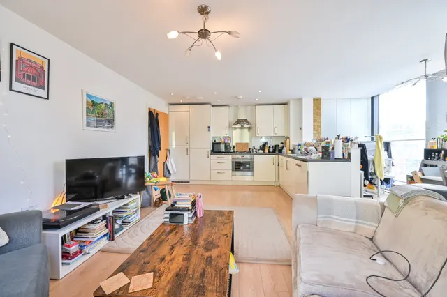 Photo 2 — Flat 1, 243 Brixton Road, London