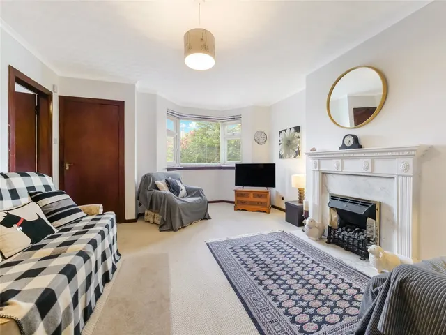 Photo 2 — Westbourne Crescent, Bearsden, Glasgow, East Dunbartonshire, G61