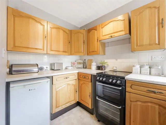 Photo 3 — Westbourne Crescent, Bearsden, Glasgow, East Dunbartonshire, G61