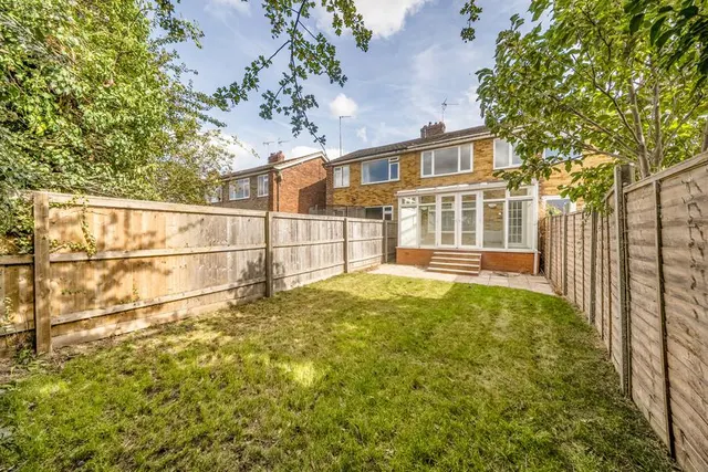Wellington Close, Newbury, RG14, photo 1