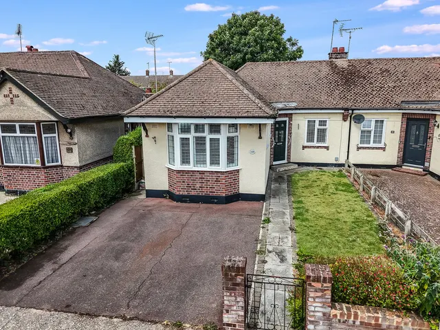 48 Nalla Gardens, Broomfield, Chelmsford, Essex, CM1 4AX, photo 1