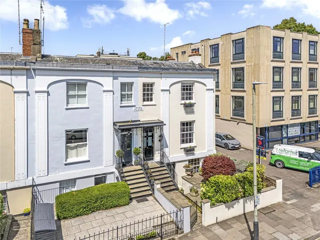 Bath Road, Cheltenham, GL53, photo 1