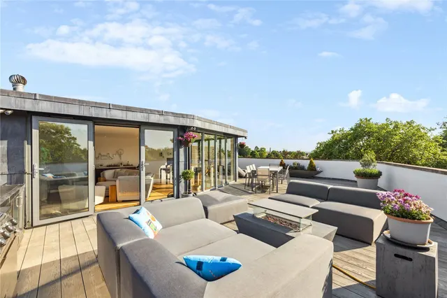 Trinity Road, London, SW17, photo 2
