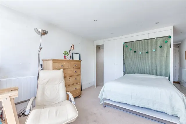 Fulham Road, London, SW6, photo 3