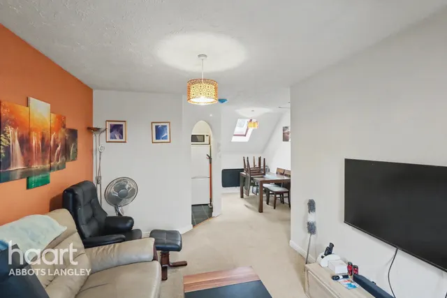 Rochester Drive, Watford, WD25, photo 3