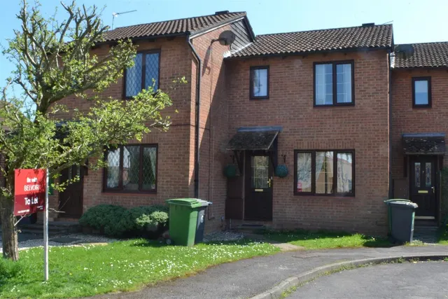 Crookham Close, Tadley, RG26, photo 1