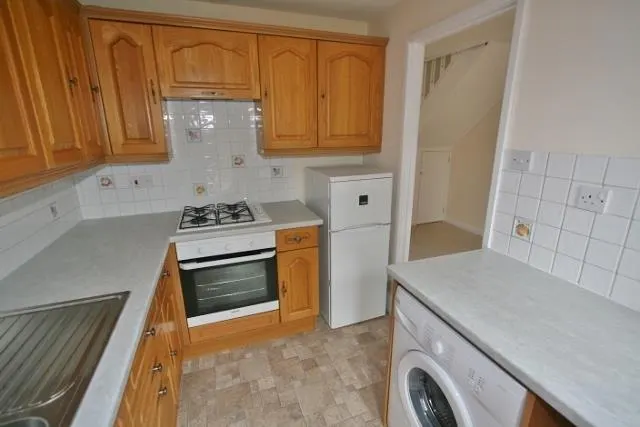 Crookham Close, Tadley, RG26, photo 3