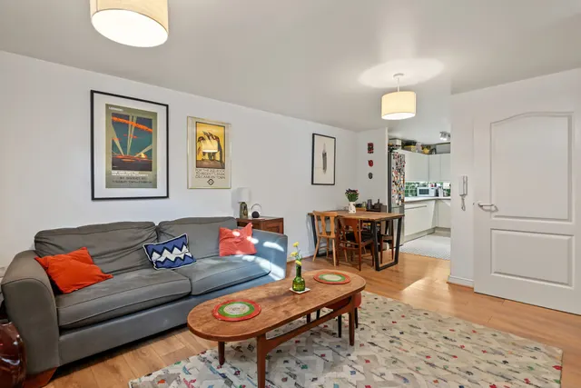 Hornsey Road, London, N7, photo 1
