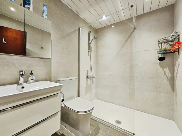 Jordans Close, Stanwell, TW19, photo 3