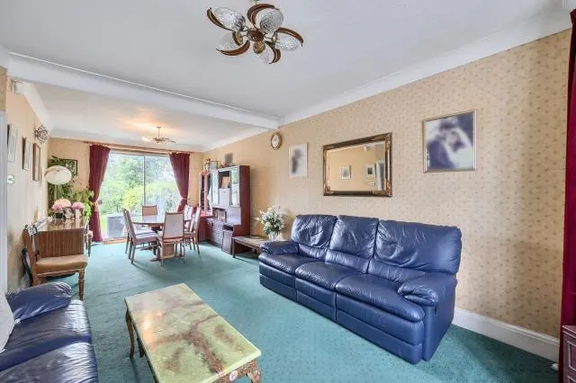 Page Street, London, NW7, photo 2