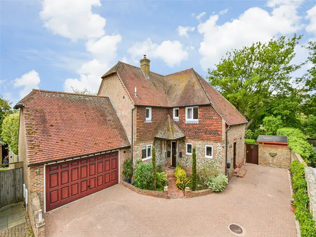 Wotton Court, St Nicholas At Wade, CT7, photo 1