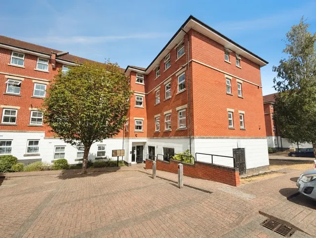 Bell Chase, Aldershot, Hampshire, GU11 3GZ, photo 1