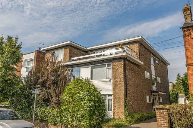 6 Salter Court, Montague Road, London, photo 1