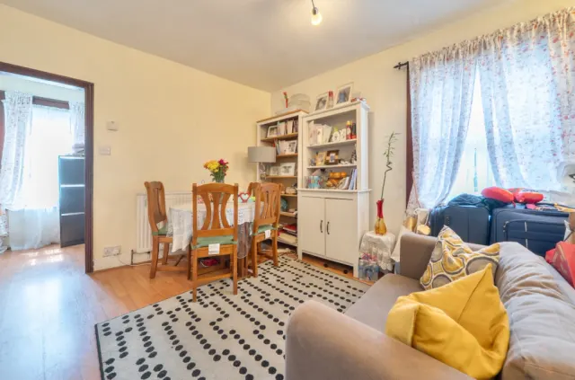 Oakdale Road, Leytonstone, E11, photo 2