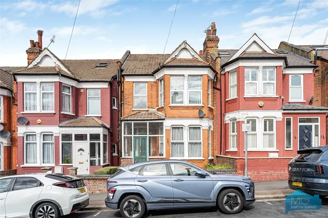 Nether Street, London, N12, photo 1