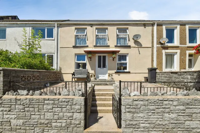 Wern Road, Swansea, SA9, photo 2