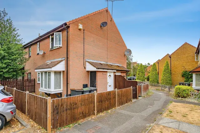 Copperfields, LUTON, Bedfordshire, LU4, photo 1