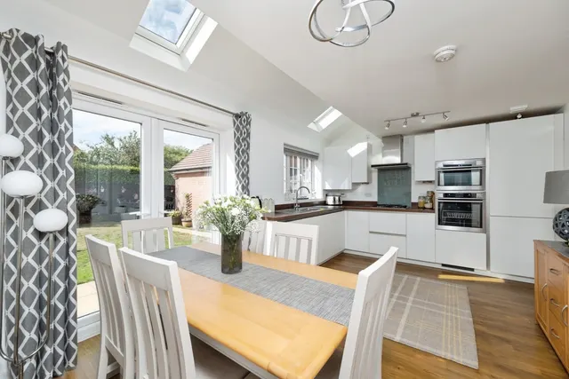 Photo 2 — Watts Road, Banbury, Oxfordshire, OX16