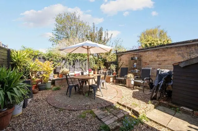Photo 3 — Smeaton Road, London SW18 5JH