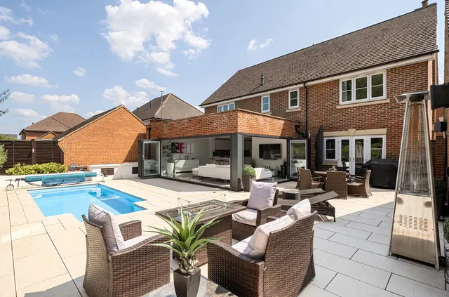 Grenadier Close, Shinfield, Reading, Berkshire, RG2 9EZ, photo 1