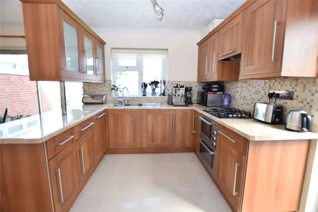 Photo 2 — Irvine Drive, Farnborough, Hampshire, GU14 9HG