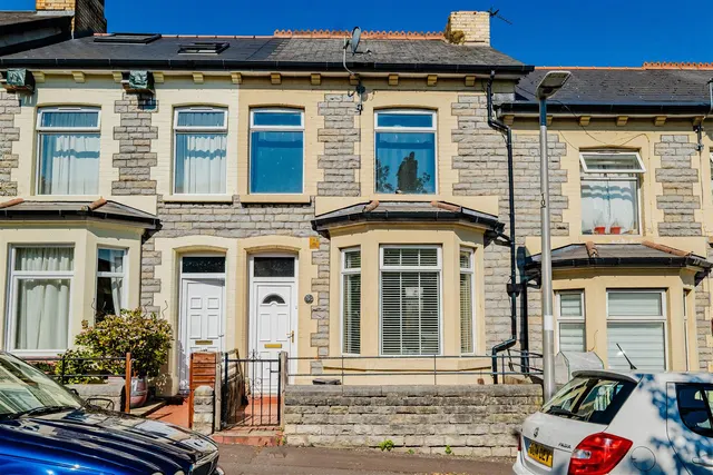 St. Marys Avenue, Barry, CF63 4LT, photo 1