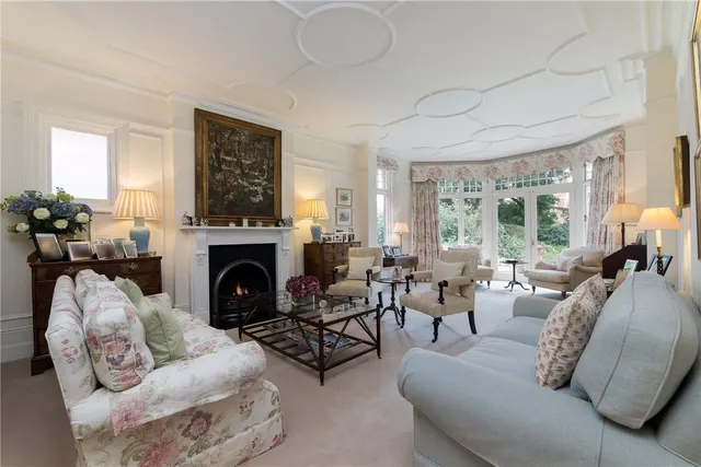Howards Lane, London, SW15, photo 1