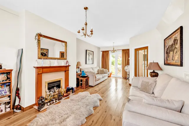 Photo 2 — Joan Crescent, Mottingham, SE9 5RR