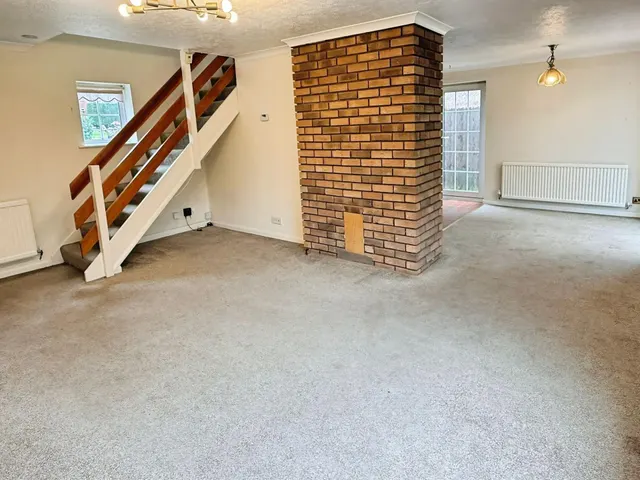 Pennine Close, Oadby, LE2, photo 3