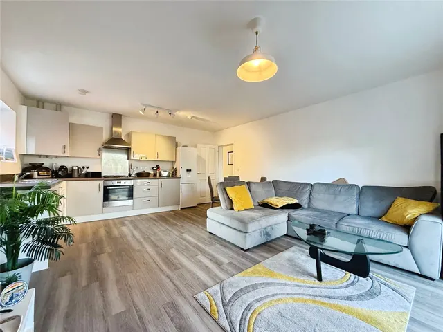 Edrich Grange, Crowthorne, Berkshire, RG45 7FJ, photo 1