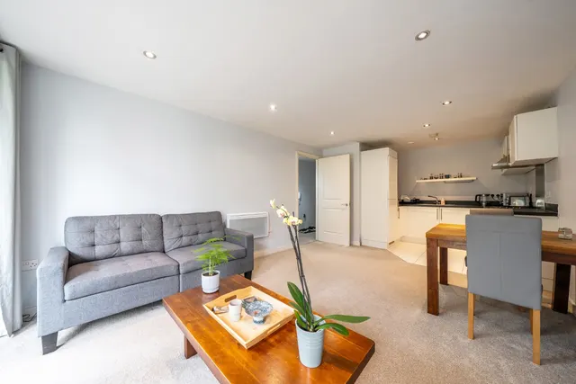 Durnsford Road, London, SW19, photo 1