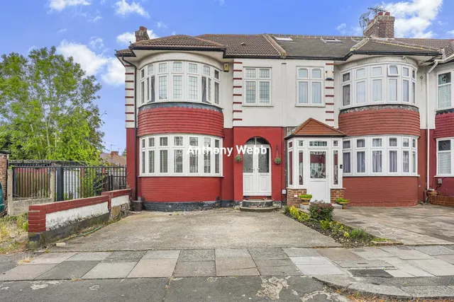 Huxley Place, Palmers Green, N13, photo 1