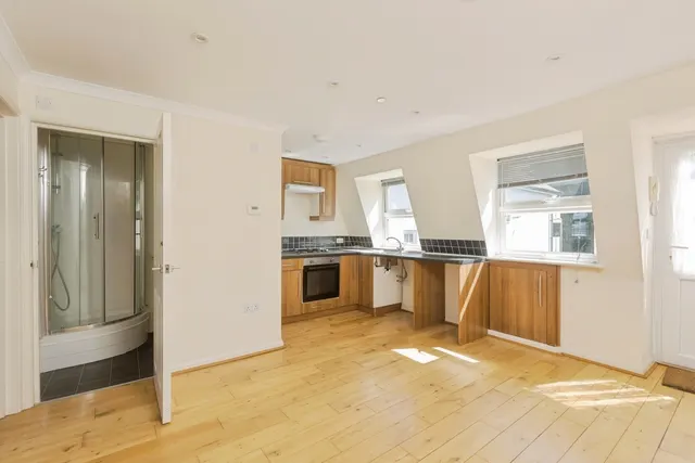 London Road, Southborough, TN4, photo 1