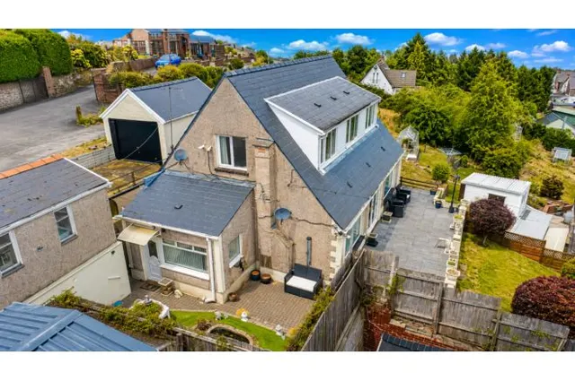 Christchurch Bungalows, Abertillery, NP13, photo 1