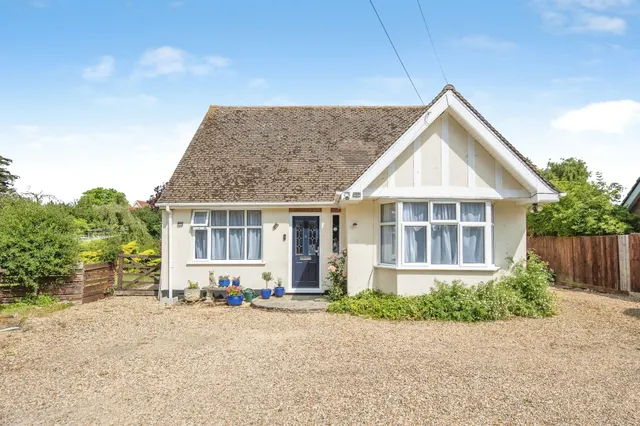 St. Osyth Road West, Little Clacton, CO16, photo 1