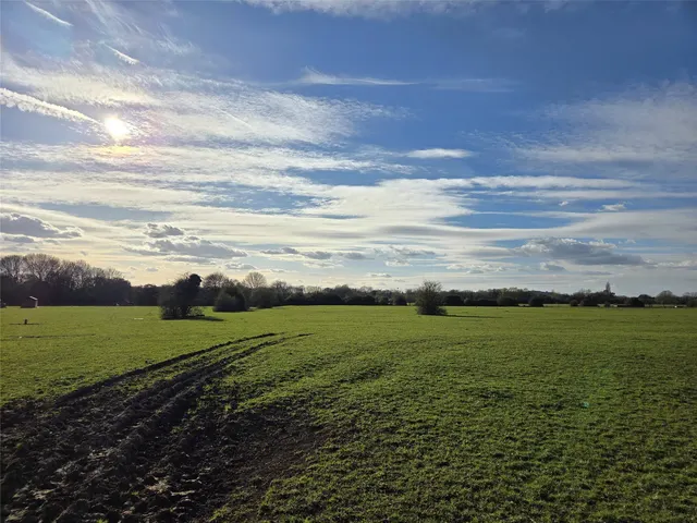 Chertsey Lane, Chertsey, TW18, photo 3