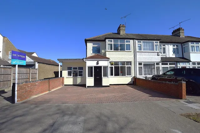 Seabrook Gardens, Romford, RM7, photo 1