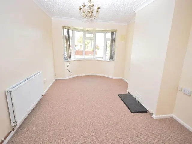 Photo 3 — Westhall Close, Carlton-Le-Moorland, Lincoln, LN5