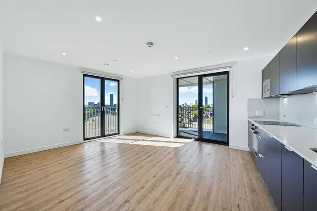 Plaistow Road, London, E13, photo 1