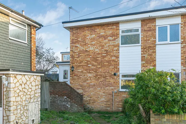 Stile Path, Sunbury-On-Thames, TW16, photo 1